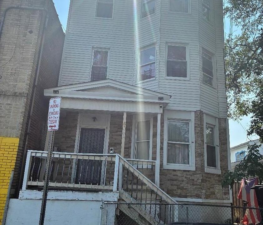 1st image of 468 S 18Th St #3