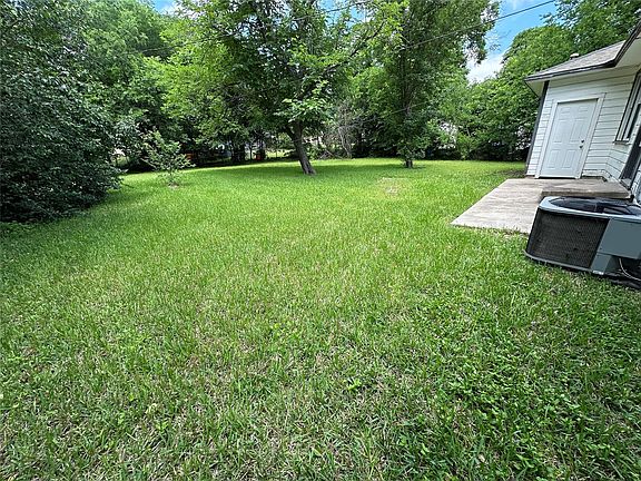 4th image of 3813 James Ave