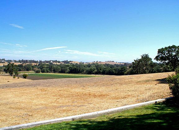 5th image of 590 La Mesa Dr