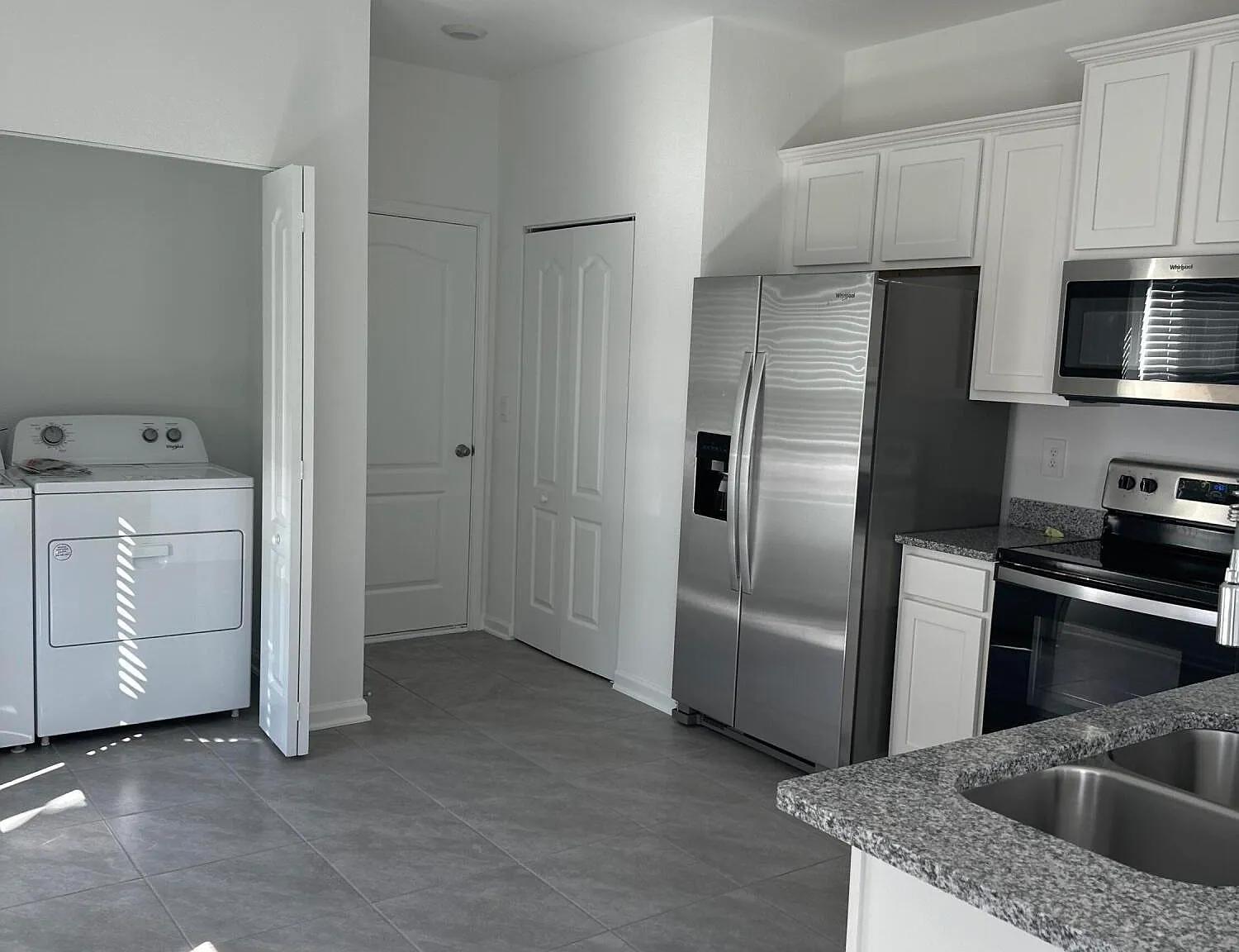 3 bed, 2.5 bath, 1502 sqft, $1,995 — Photo 4