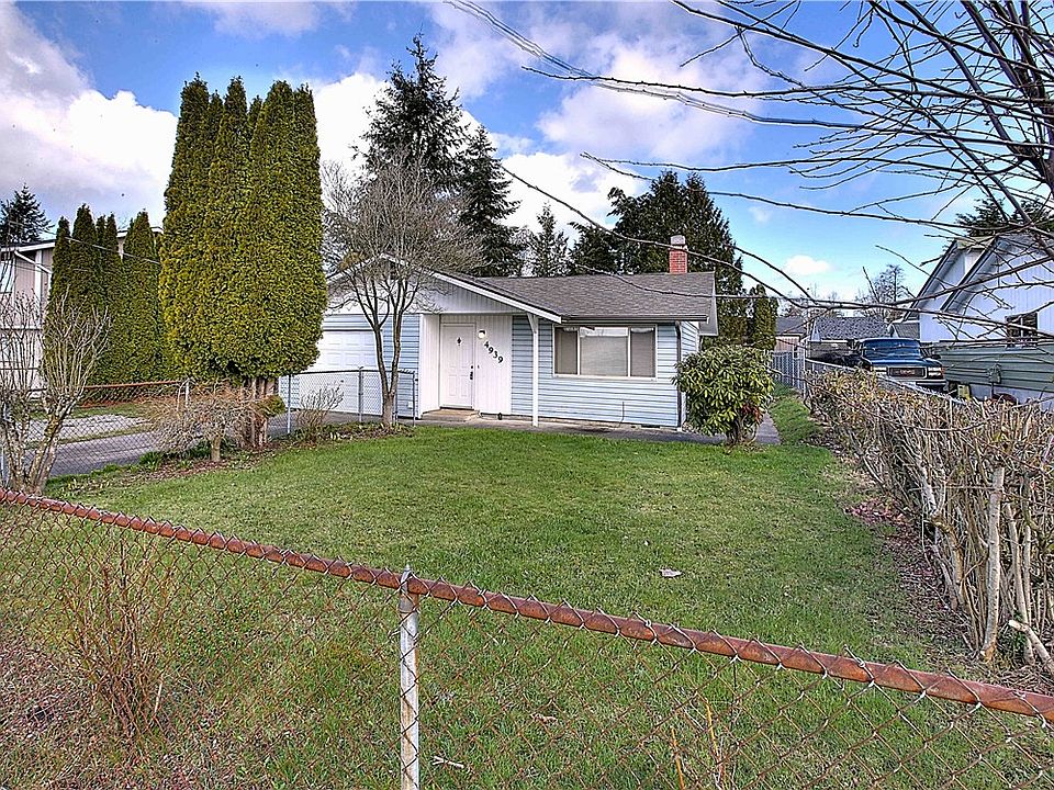 1st image of 4939 32nd St NE