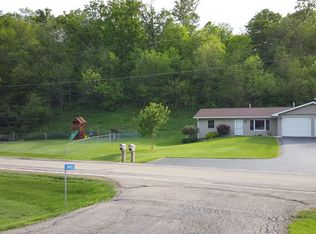 19457 Mud Lake Rd, Dubuque, IA 52001