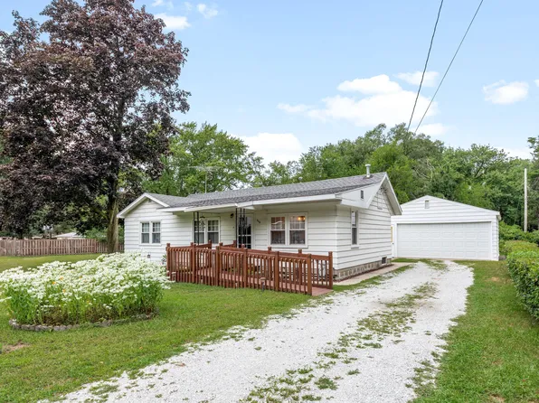 306 E Indiana St, New Buffalo, MI 49117