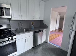 67-54 224th St #2, Oakland Gardens, NY 11364