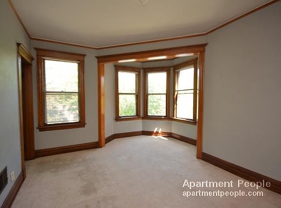 3rd image of 3922 N Hoyne Ave #2