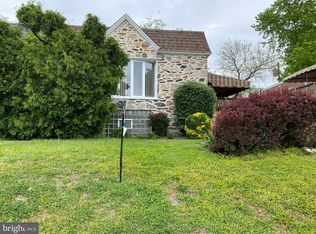 611 Colebrook Rd, Philadelphia, PA 19115