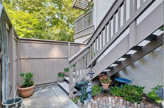 1st image of 19303 Vineyard Ln