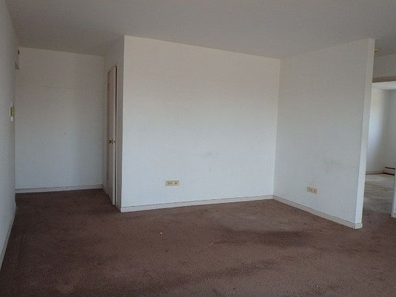 3rd image of 8018 S Hoyne Ave APT 19
