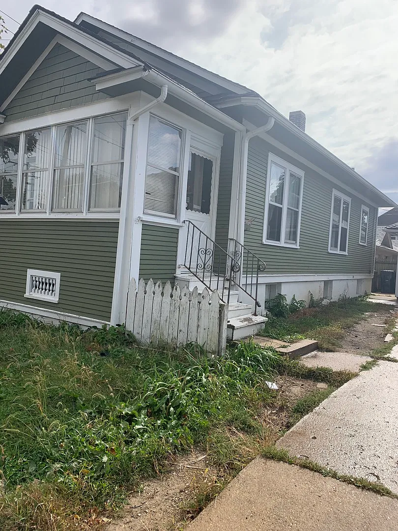 311 Summit St photo 1