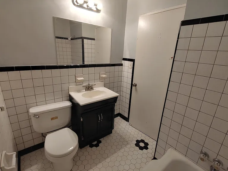 408 Willow Dr — Photo 9