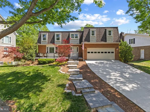 2305 Creek Dr, Alexandria, VA 22308