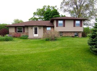 9366 Jenny Lind Rd, Lynn Center, IL 61262