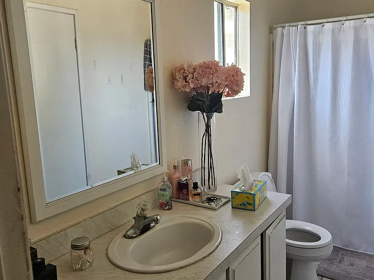 788 Poindexter Ave — Photo 11