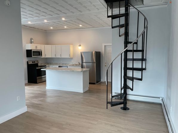 16 Main St Unit 1