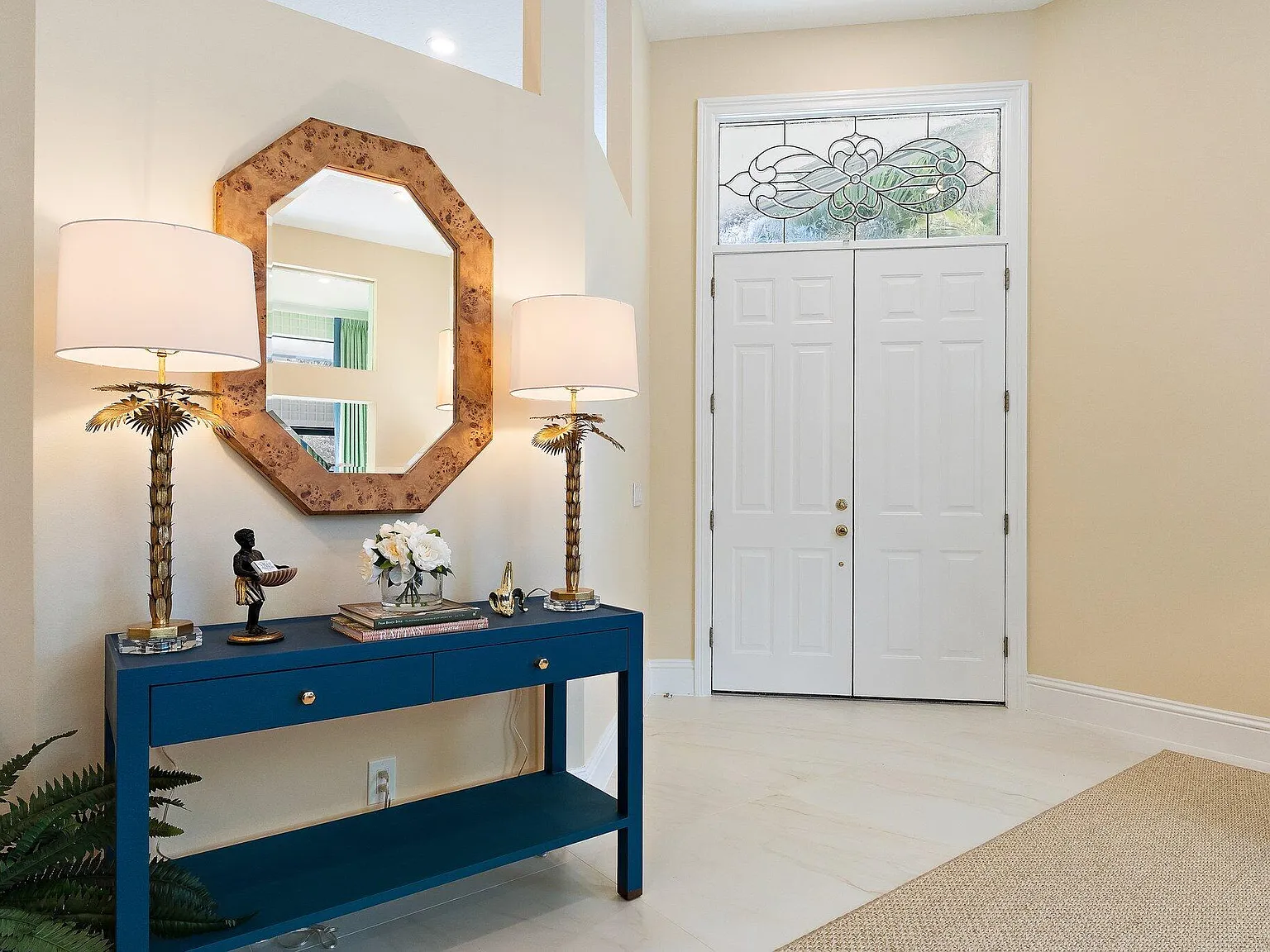 3 bed, 3.0 bath, 2481 sqft, $8,500 — Photo 4