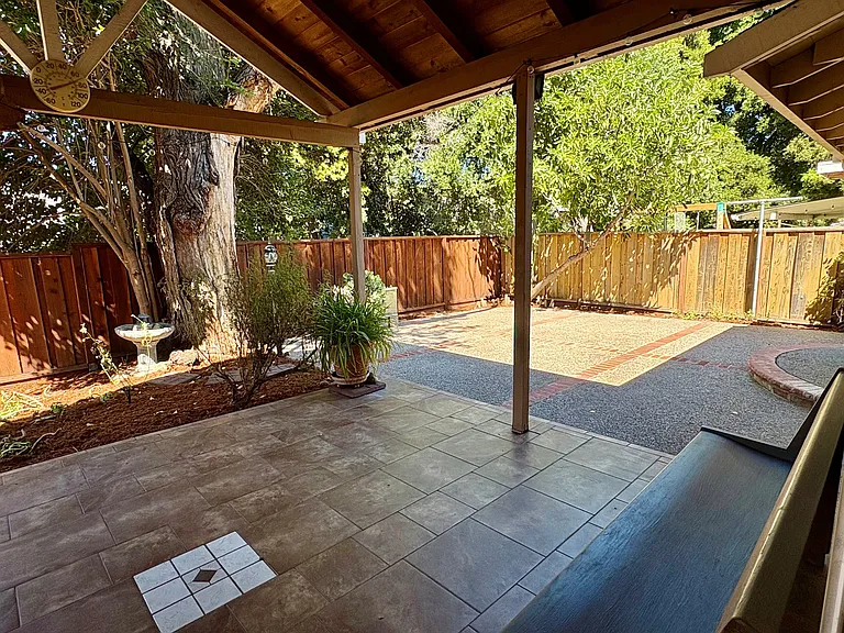 1160 Santa Lucia Dr — Photo 21