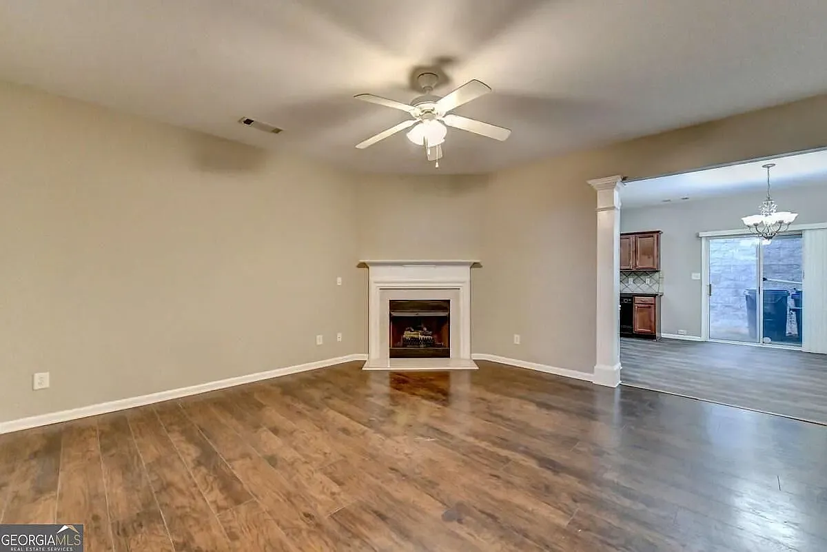2 bed, 1696 sqft, $2,150 — Photo 3