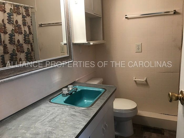 2nd image of 6019 Melbourne Rd