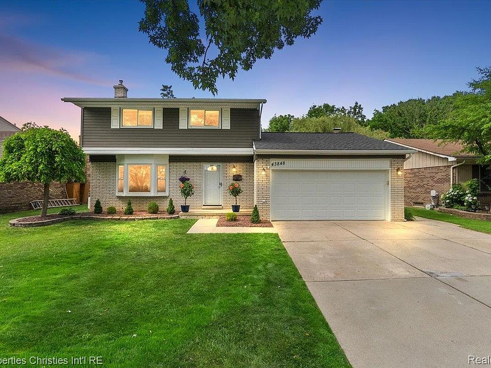 1st image of 43848 Arlington Rd