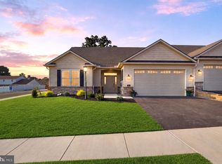 616 Bluff Stone Dr, York, PA 17402