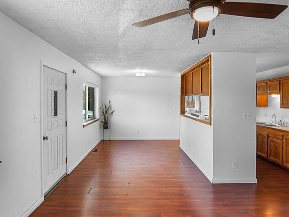 2nd image of 661 W Railroad Ave