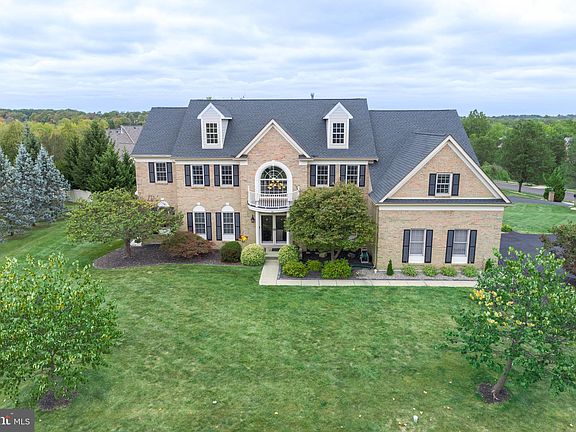 4th image of 100 Tracey Cir
