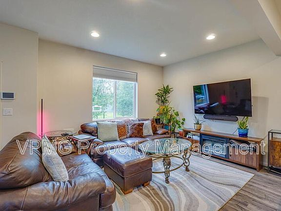 5th image of 2023 NE Four Seasons Ln