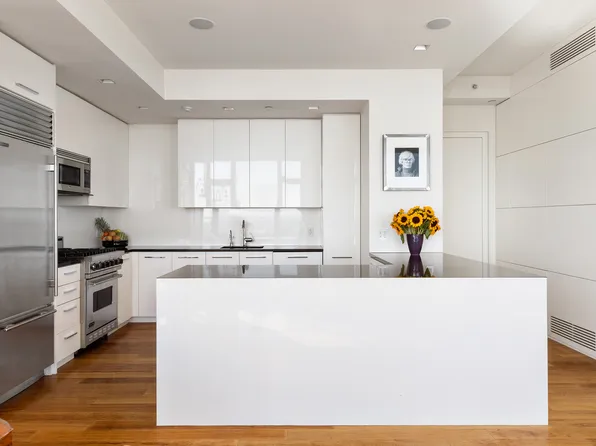 100 Jay Street image 6 of 23