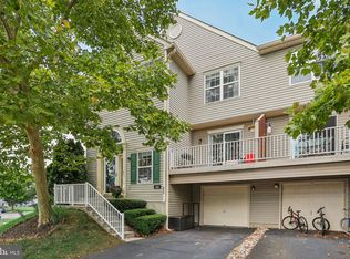 484 Stoneglen St, Collegeville, PA 19426