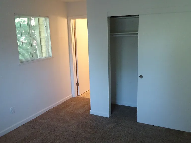 Glenview West Apartments — Photo 39