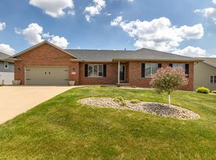 278 Lezlie Dr, Peosta, IA 52068