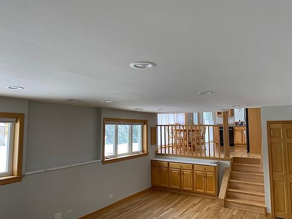 4th image of 915 W Cedar Ln