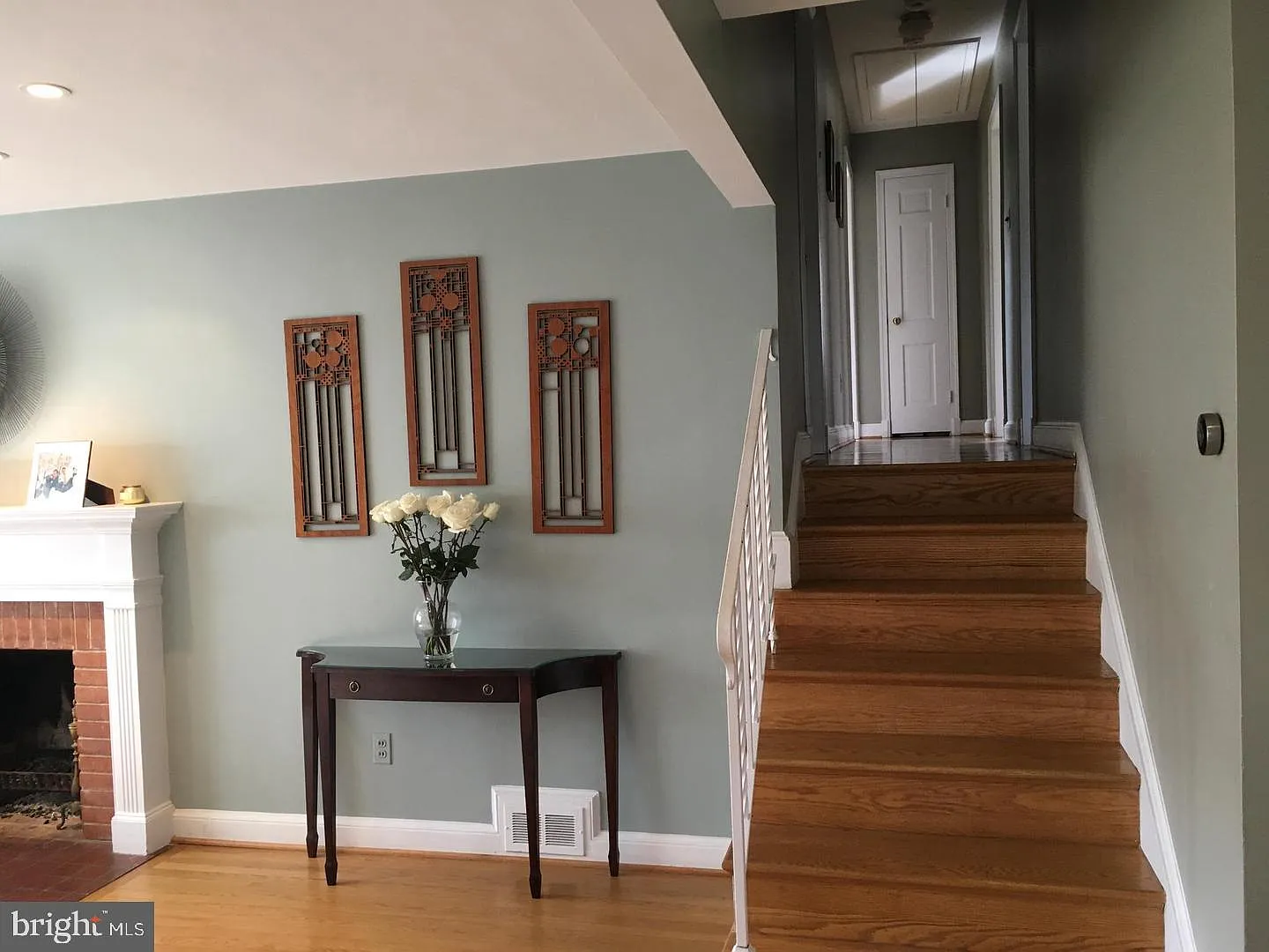 4 bed, 3.0 bath, 2521 sqft, $5,995 — Photo 3