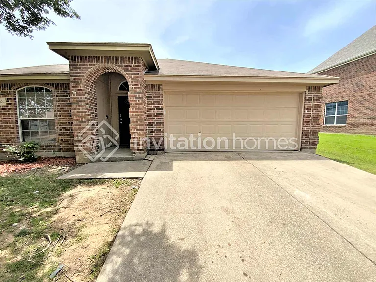 913 Sycamore St — Photo 1