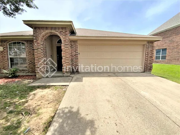 913 Sycamore St, Burleson, TX 76028