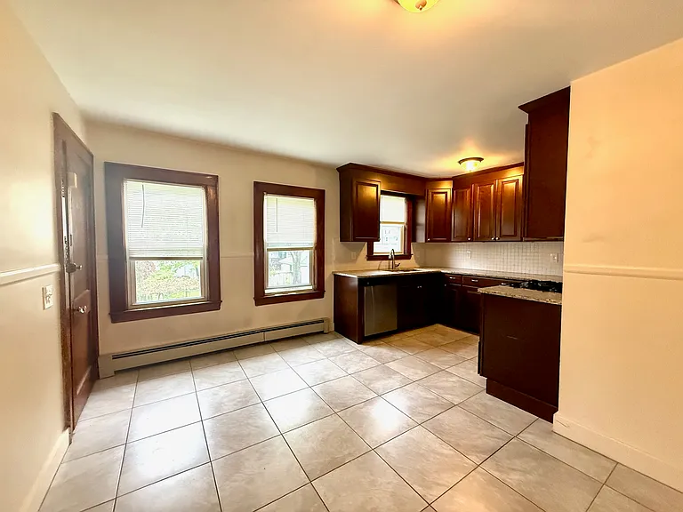 22 Lincoln Ave #2 — Photo 5