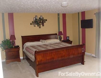 Master Bedroom : view from the doorway