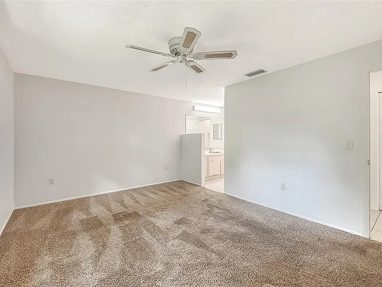 5010 Barrington Cir #2001 — Photo 20