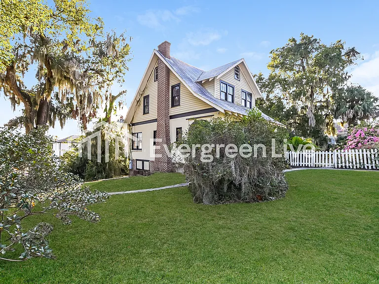 626 Washington Ave — Photo 2