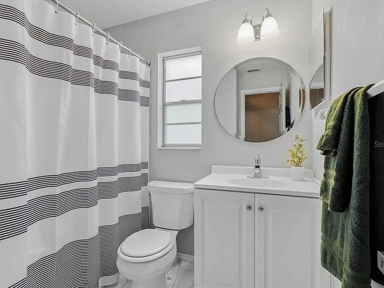 2120 Fletchers Point Cir — Photo 19