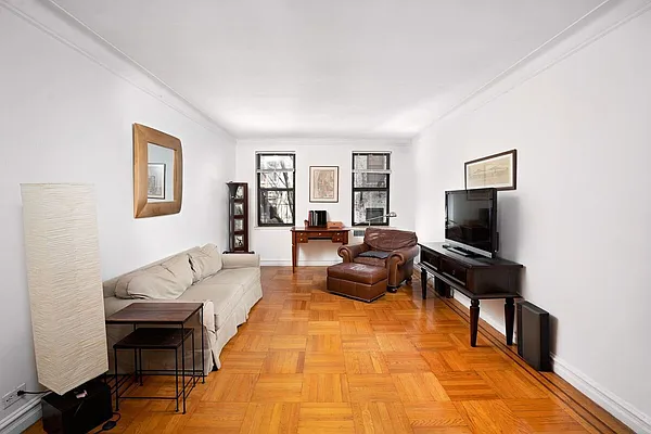 Rented by Taylor Made Brokerage, Inc | media 1