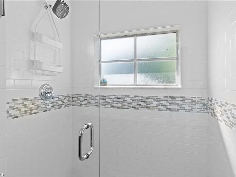 719 Park Ave — Photo 23