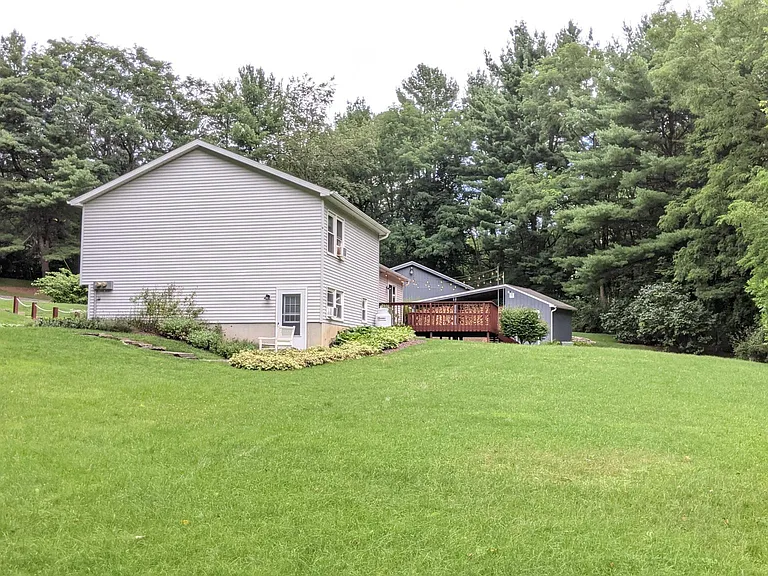 1277 Elmira Rd — Photo 3