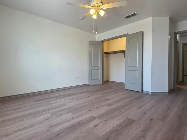 room 2 pic 1