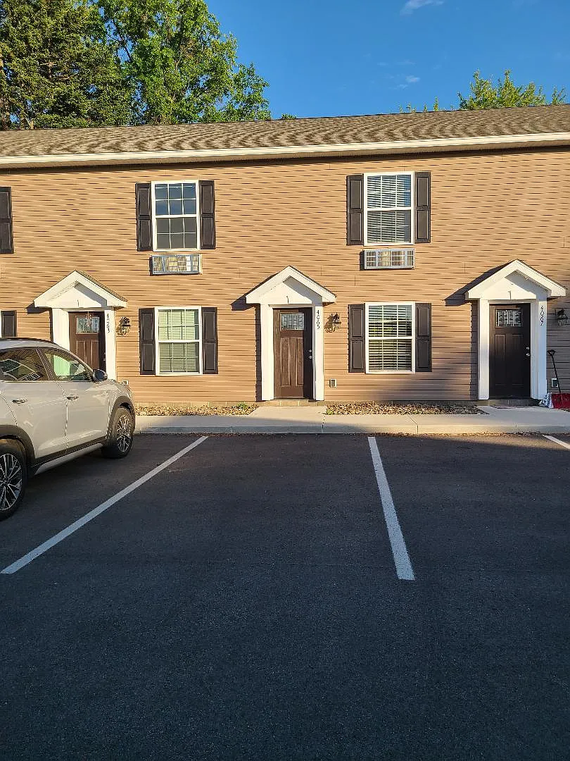 4102 W Ridge Rd — Photo 2