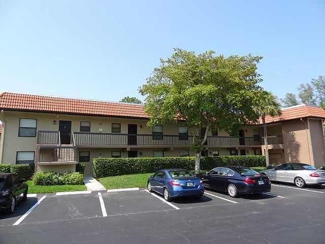 2nd image of 21909 Lake Forest Cir