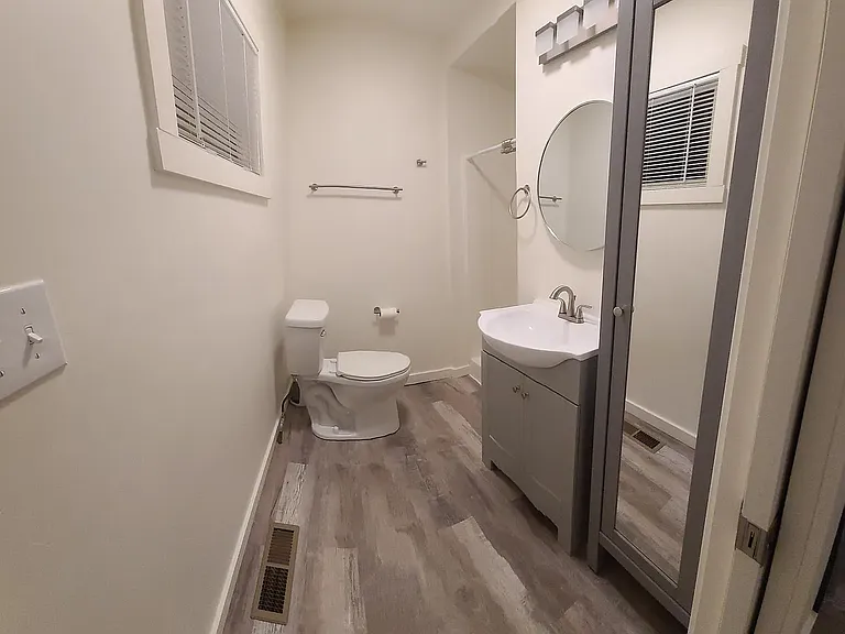 bath w/ shower