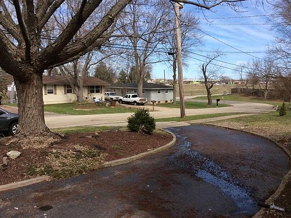5th image of 712 Brink St