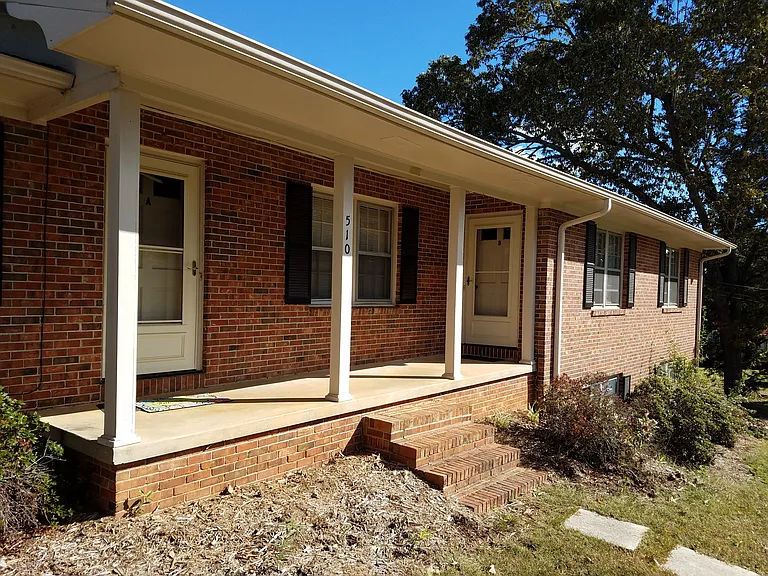 510 N Townville St — Photo 2