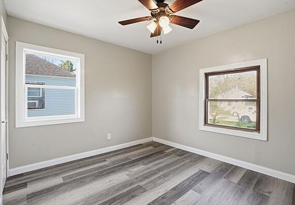 5th image of 560 Ralston St